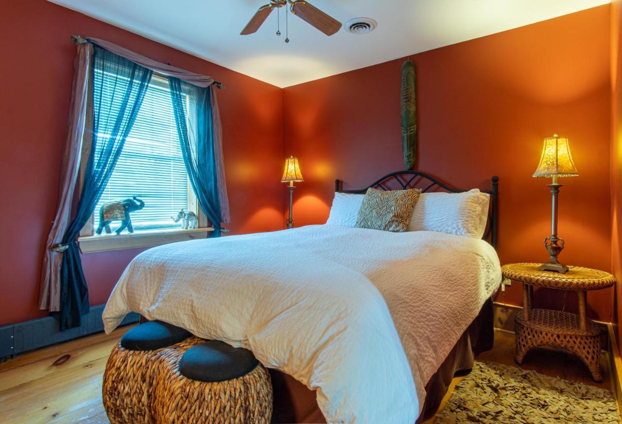 Emilyville Inn Campbellford 외부 사진